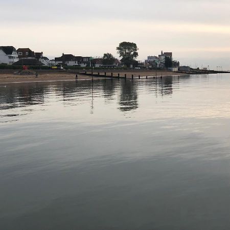 5 Bedroom Beach Front Property Southend-on-Sea Zewnętrze zdjęcie