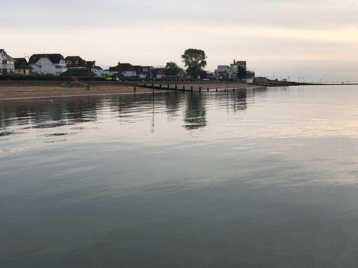 5 Bedroom Beach Front Property Southend-on-Sea Zewnętrze zdjęcie
