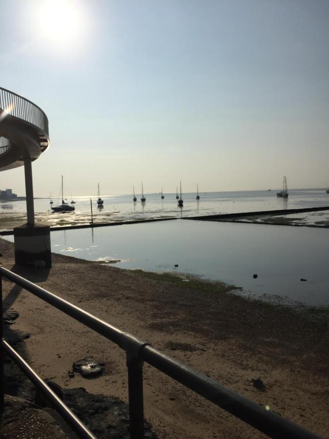 5 Bedroom Beach Front Property Southend-on-Sea Zewnętrze zdjęcie